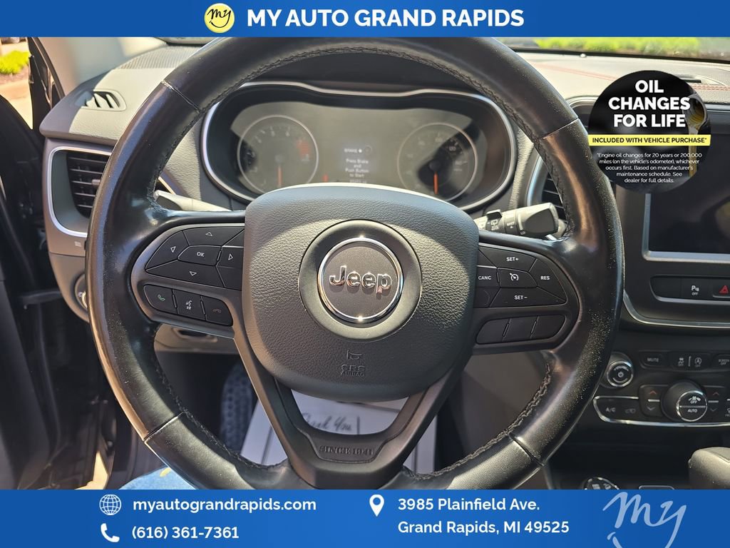 Used 2020 Jeep Cherokee Trailhawk w/ Cold Weather Group AWD/4WD image 14