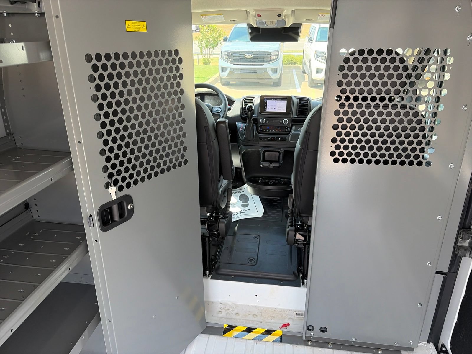 Used 2025 RAM ProMaster 2500 w/ Convenience Group FWD image 17