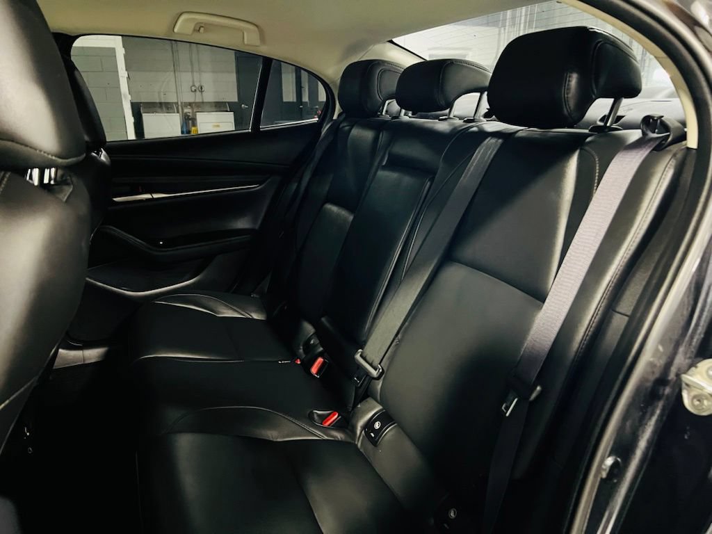 Used 2024 MAZDA MAZDA3 s FWD image 24