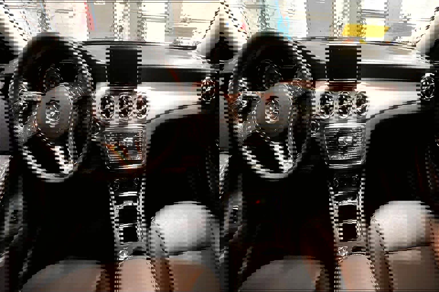 Used 2015 Mercedes-Benz GLA 250 4MATIC image 16