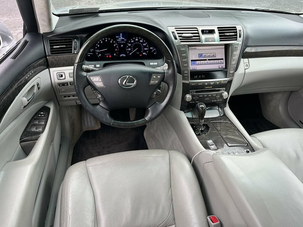 Used 2011 Lexus LS 460 L w/ Luxury Pkg AWD/4WD image 28