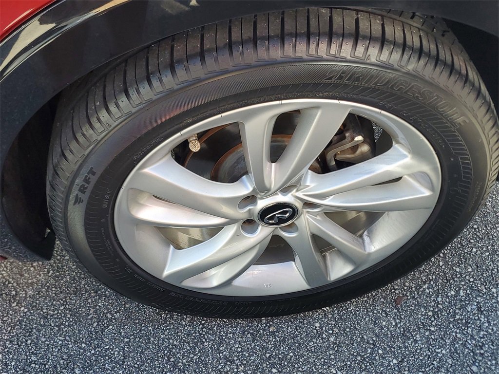 Used 2018 INFINITI QX30 Premium w/ Navigation Package image 6