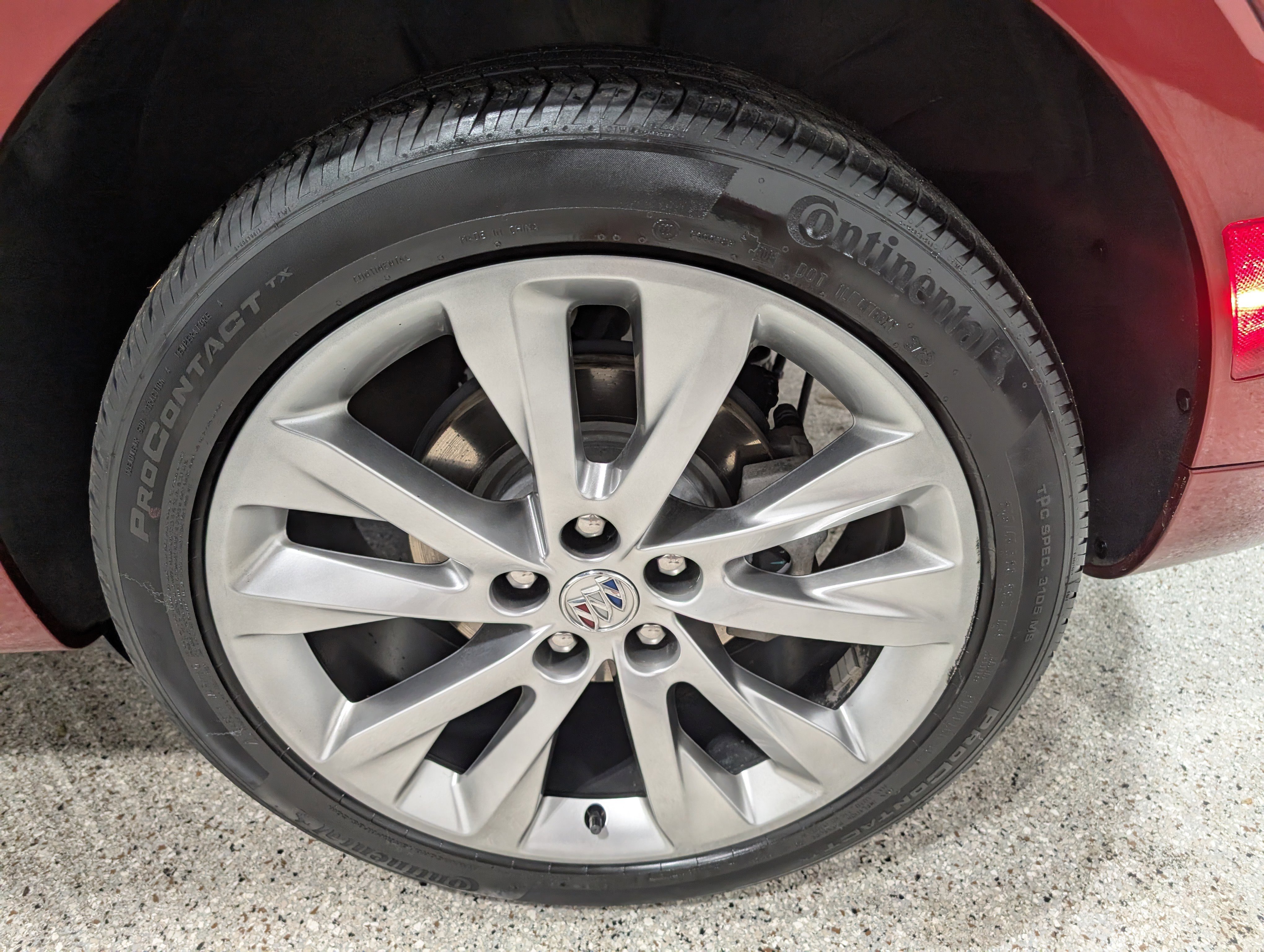 Used 2023 Buick Envision Avenir image 10