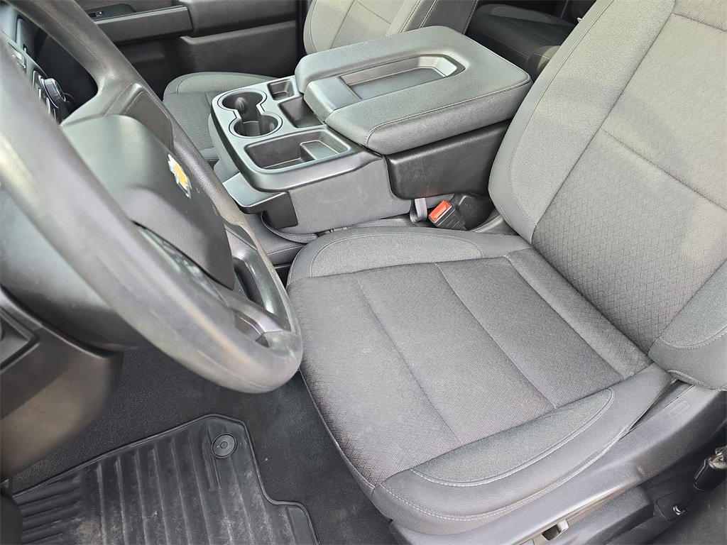 Used 2024 Chevrolet Silverado 2500 Custom w/ Custom Value Package image 15