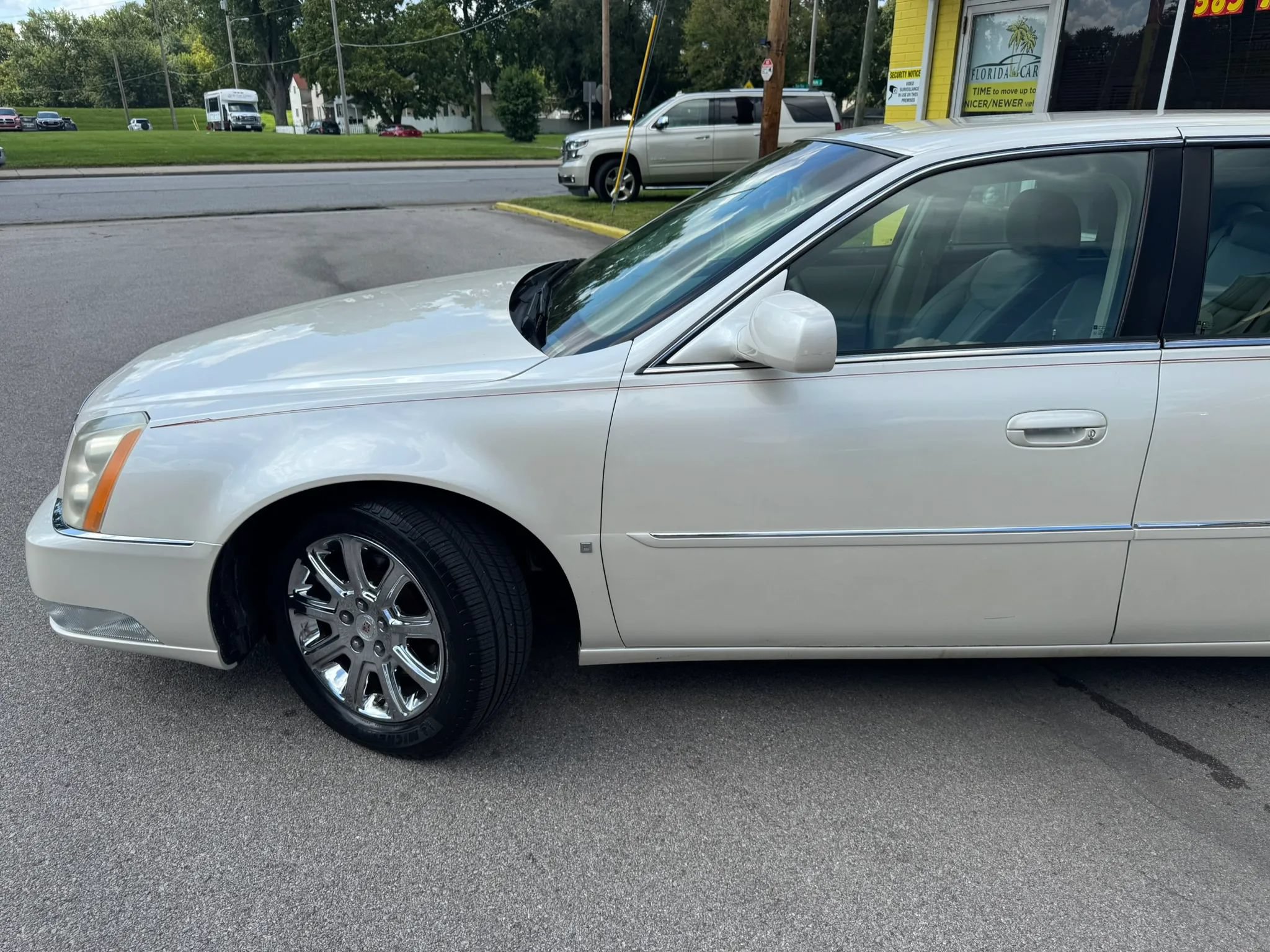 Used 2008 Cadillac DTS FWD image 4