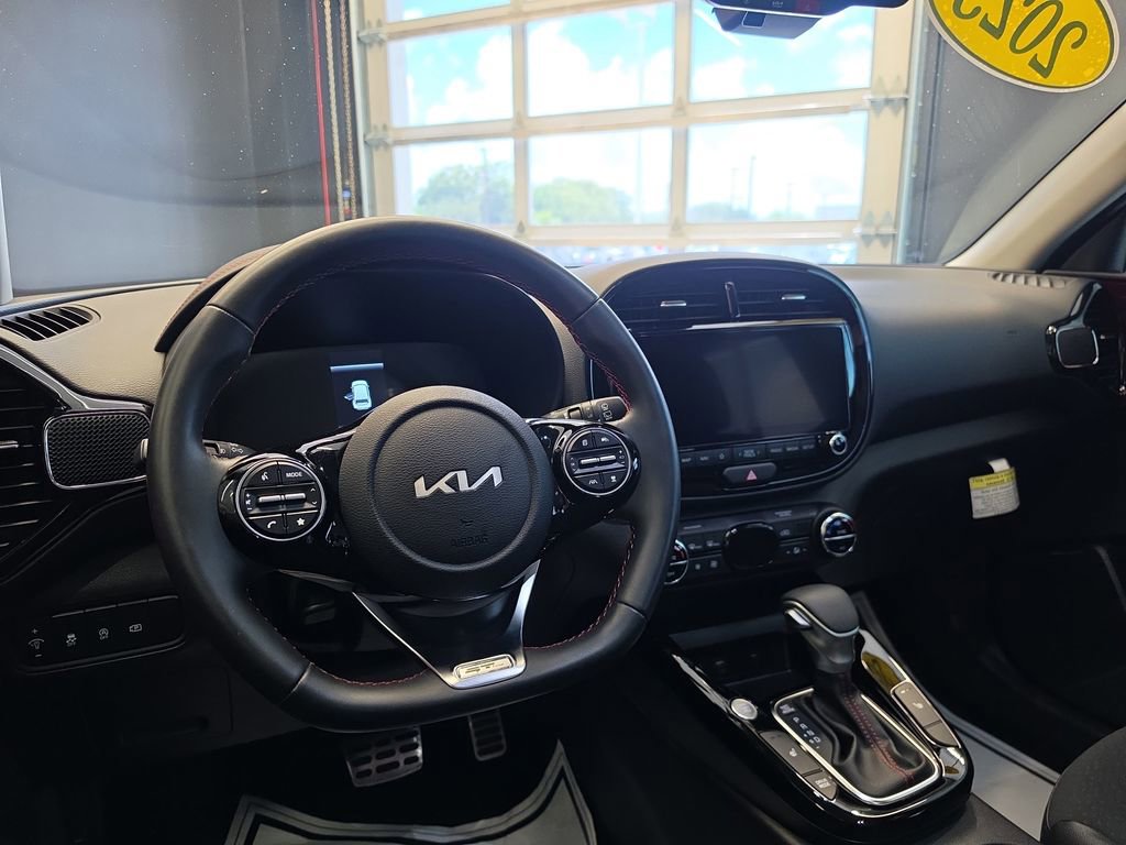 Certified 2025 Kia Soul GT-Line w/ GT-Line Technology Package FWD image 20