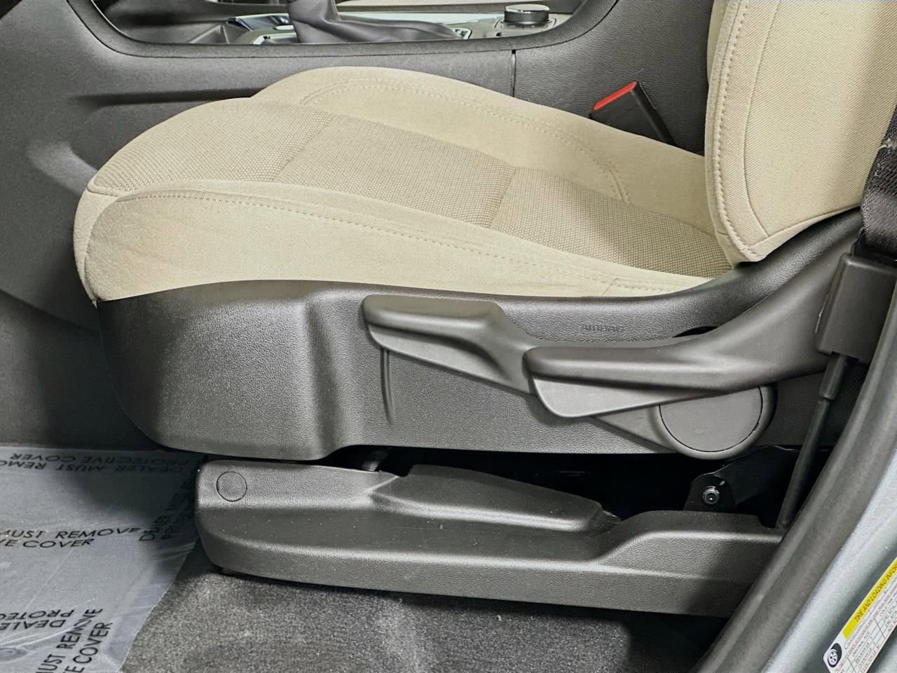 Used 2023 Chevrolet Traverse LS image 25