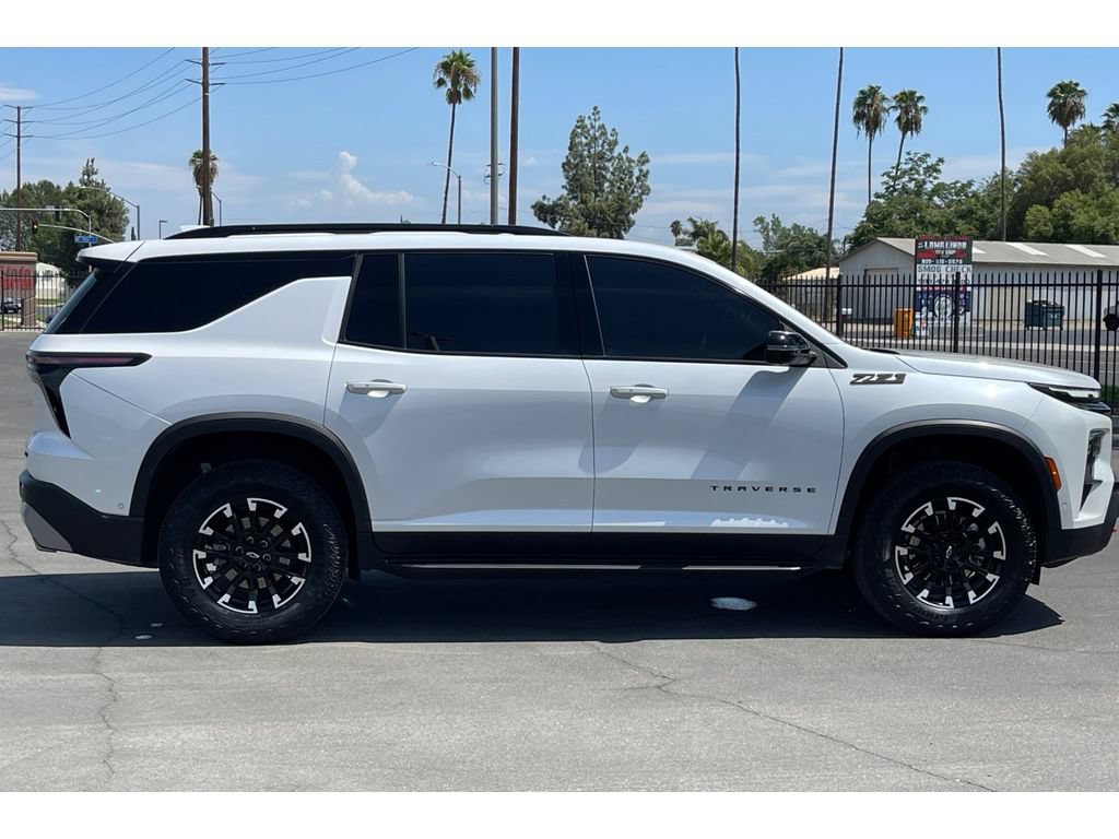 Used 2025 Chevrolet Traverse Z71 w/ Enhanced Driving Package AWD/4WD image 7