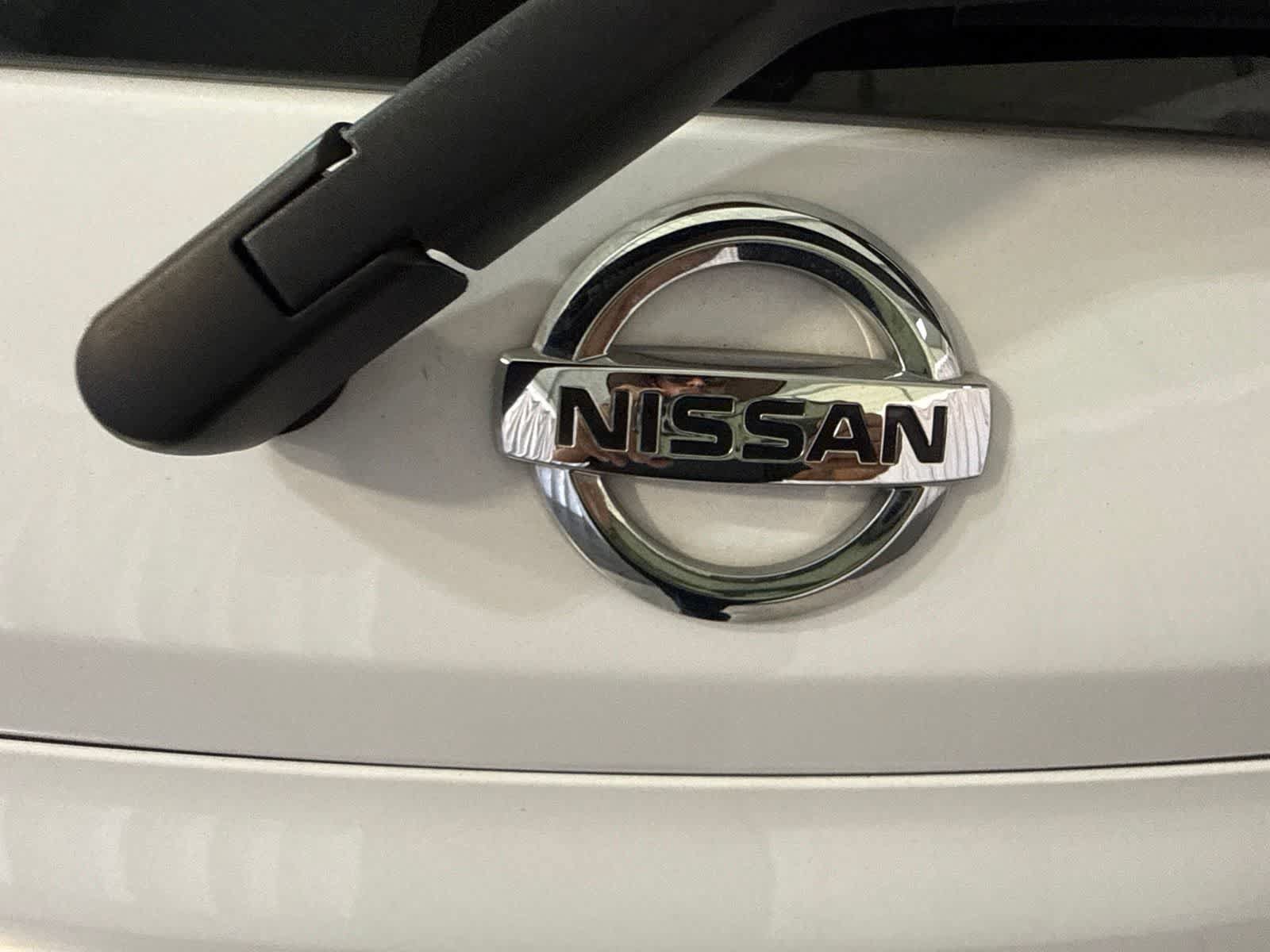 Used 2018 Nissan Versa Note SV FWD image 12