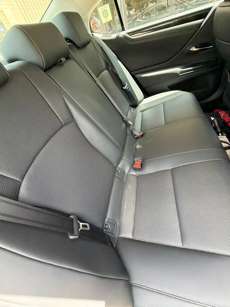 Used 2019 Lexus ES 300h w/ Premium Package FWD image 11