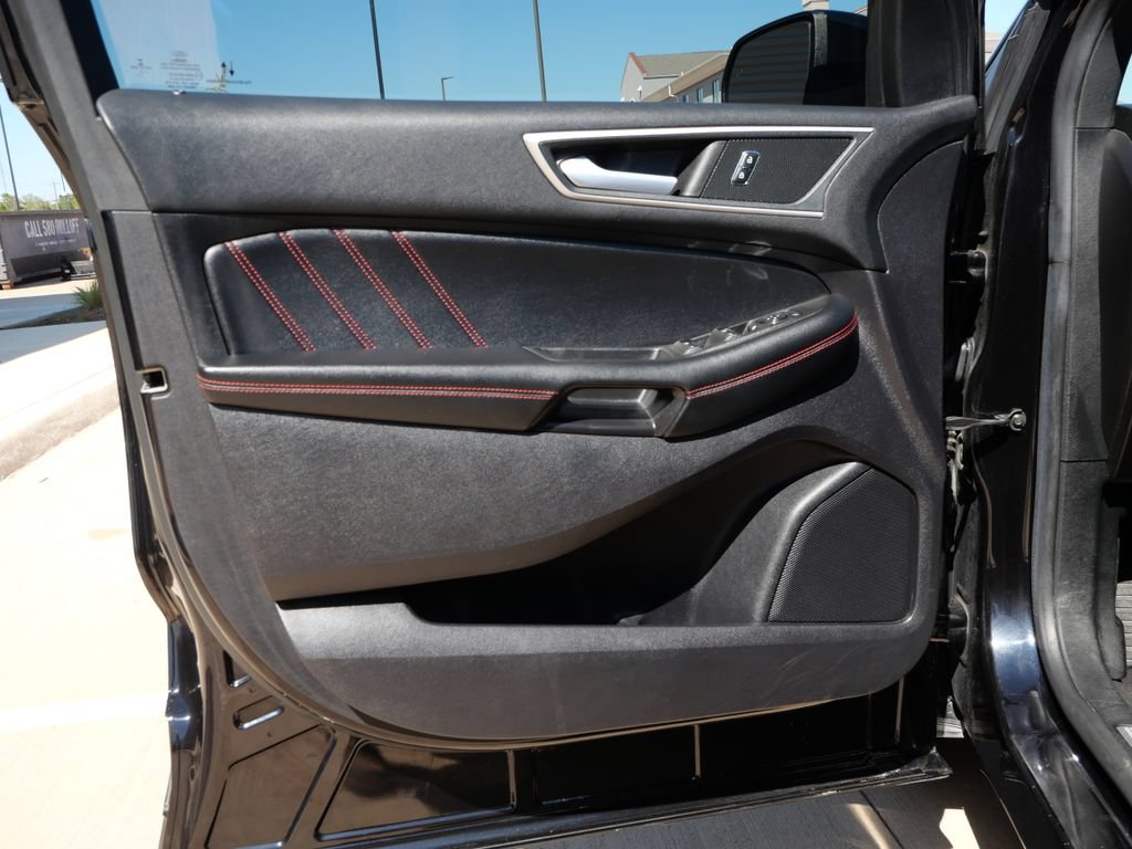 Used 2021 Ford Edge ST-Line FWD image 16