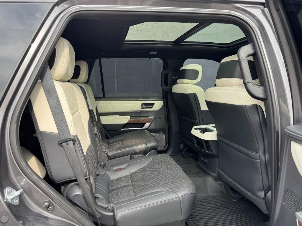 Used 2024 Toyota Sequoia Capstone image 10