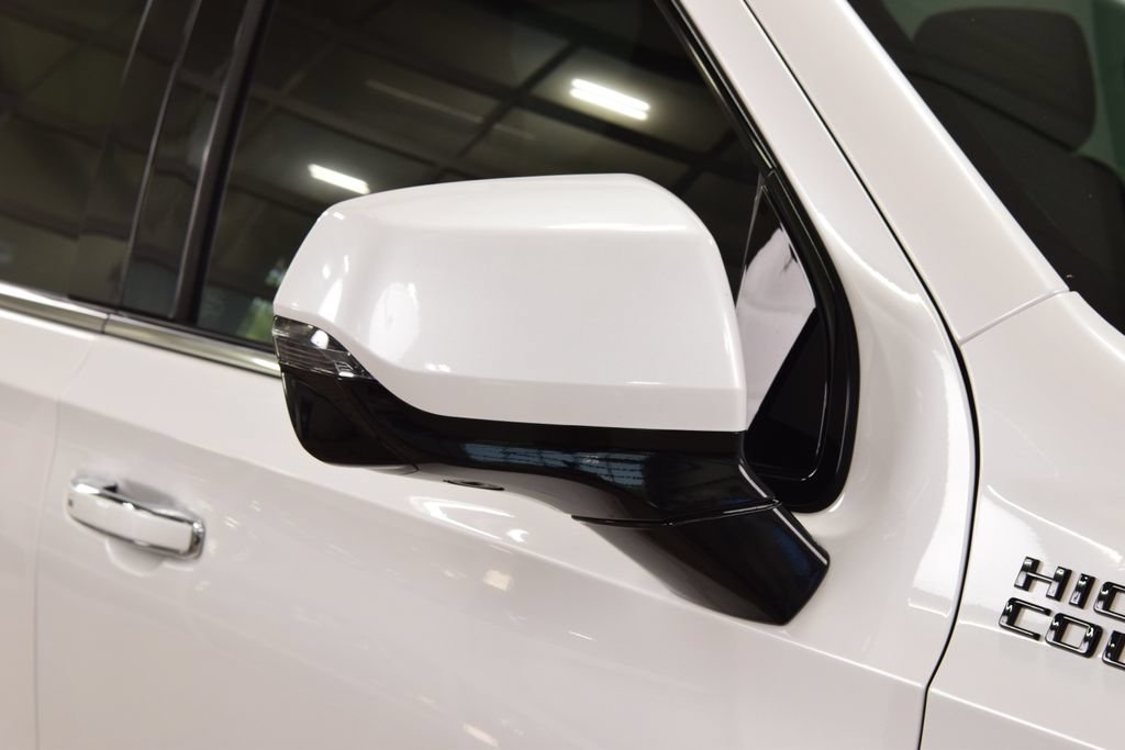 Used 2023 Chevrolet Tahoe High Country AWD/4WD image 17
