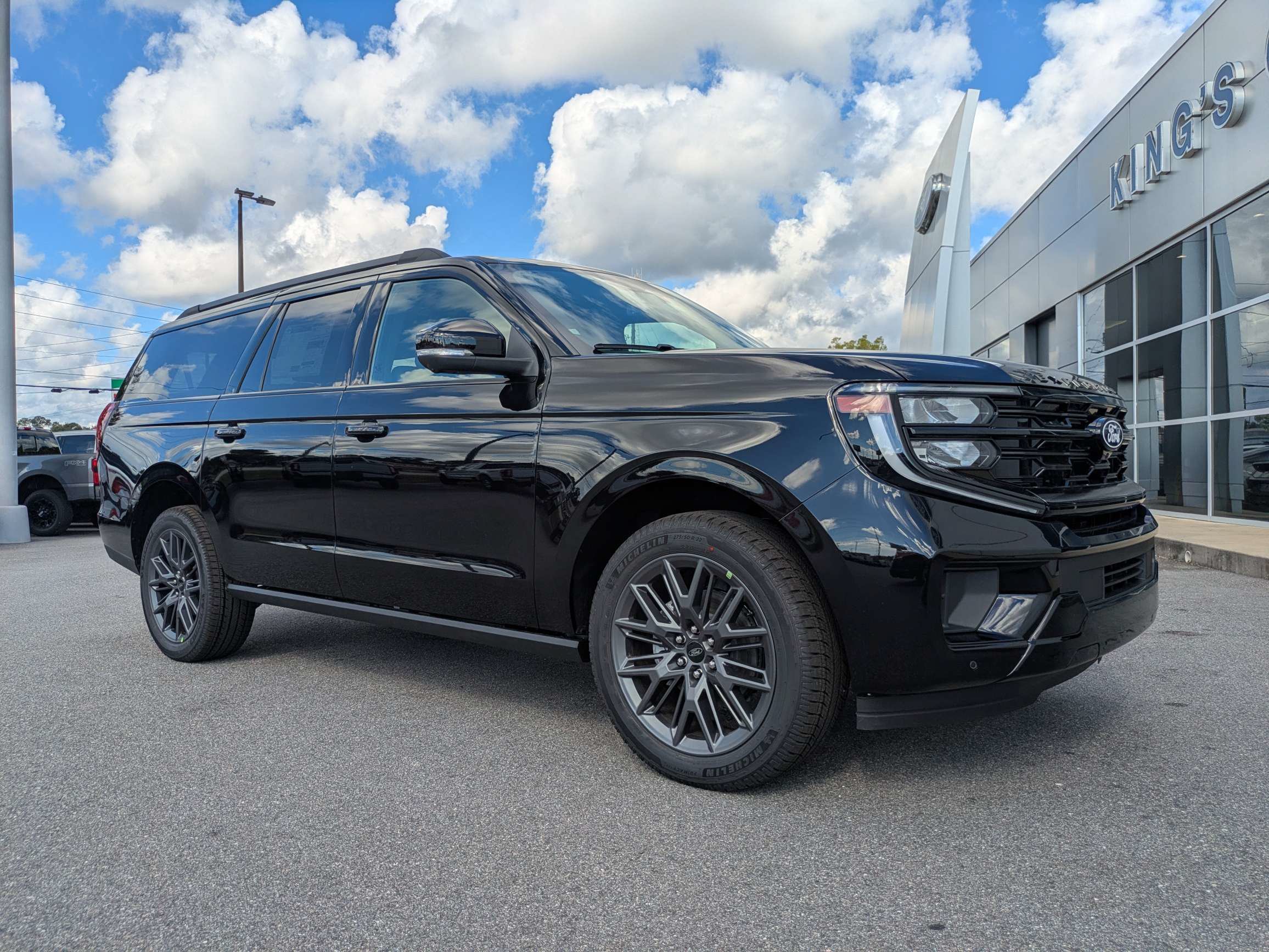 New 2027 Ford Expedition Max Platinum w/ Stealth Appearance Package RWD image 2