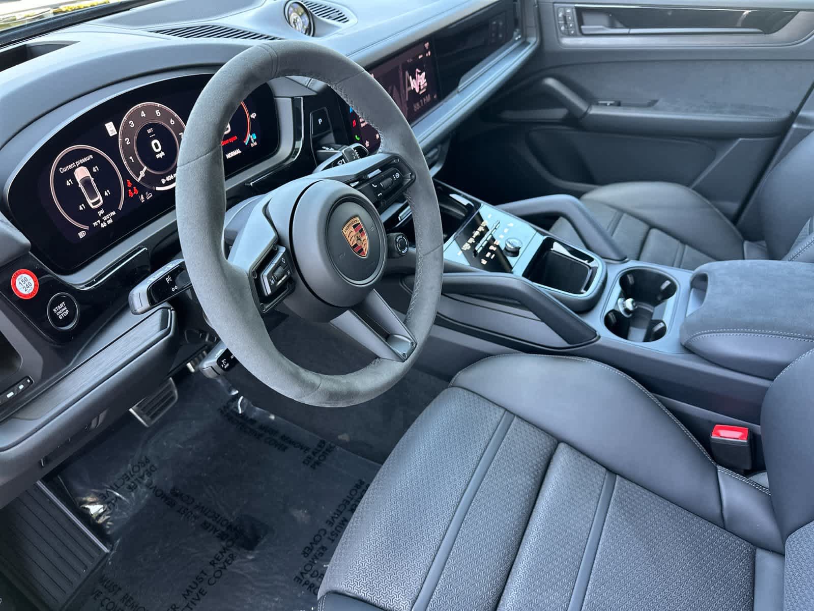 New 2026 Porsche Cayenne GTS AWD/4WD image 4