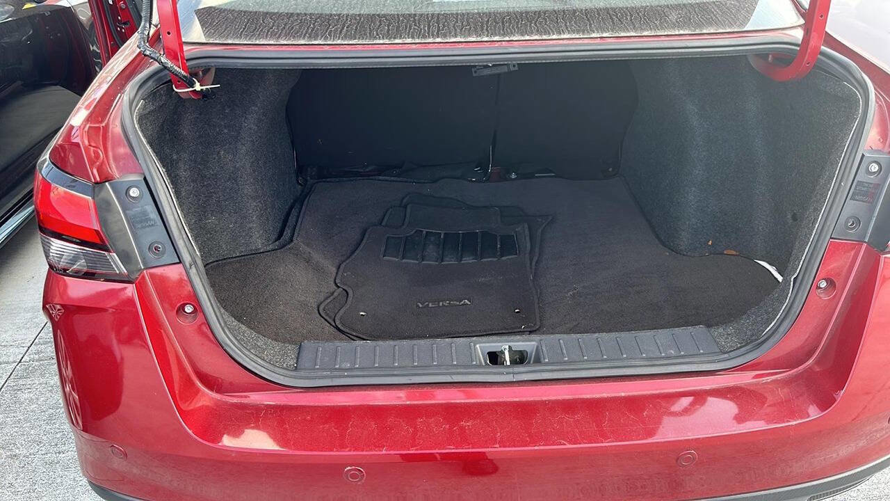 Used 2021 Nissan Versa SV image 7