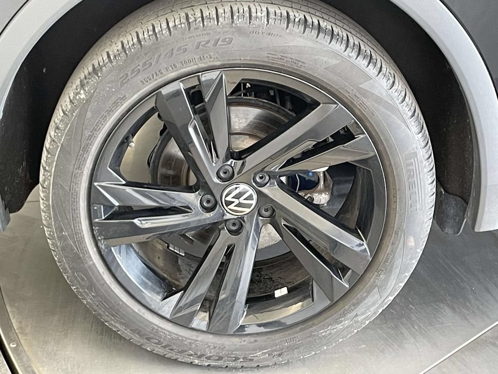 Used 2024 Volkswagen Tiguan SE R-Line AWD/4WD image 13