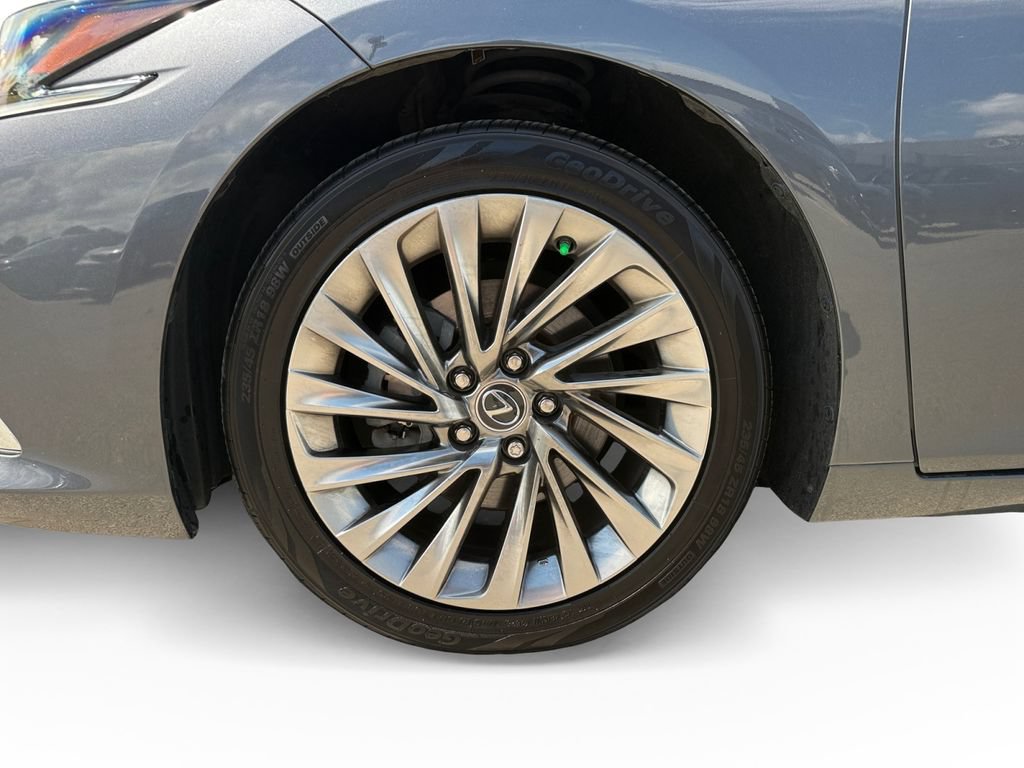 Used 2022 Lexus ES 350 Ultra Luxury w/ Accessory Package 2 FWD image 30