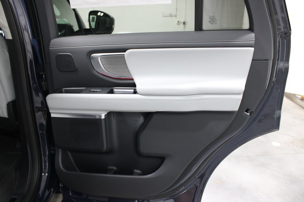 New 2027 Ford Expedition Platinum RWD image 39