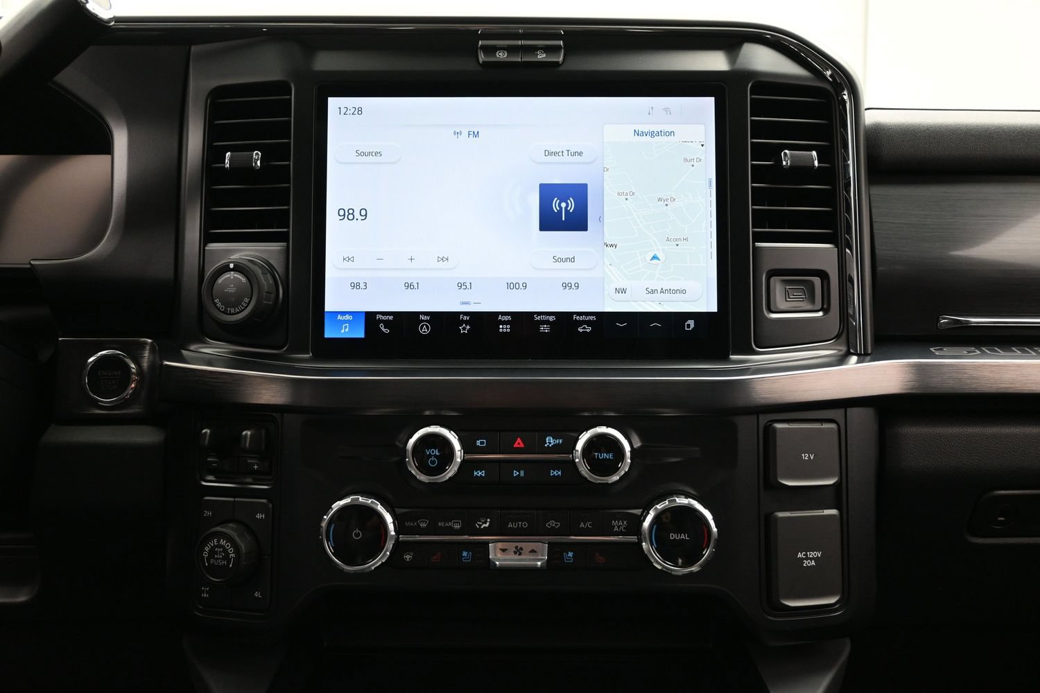 Used 2025 Ford F250 Lariat w/ Lariat Ultimate Package AWD/4WD image 17