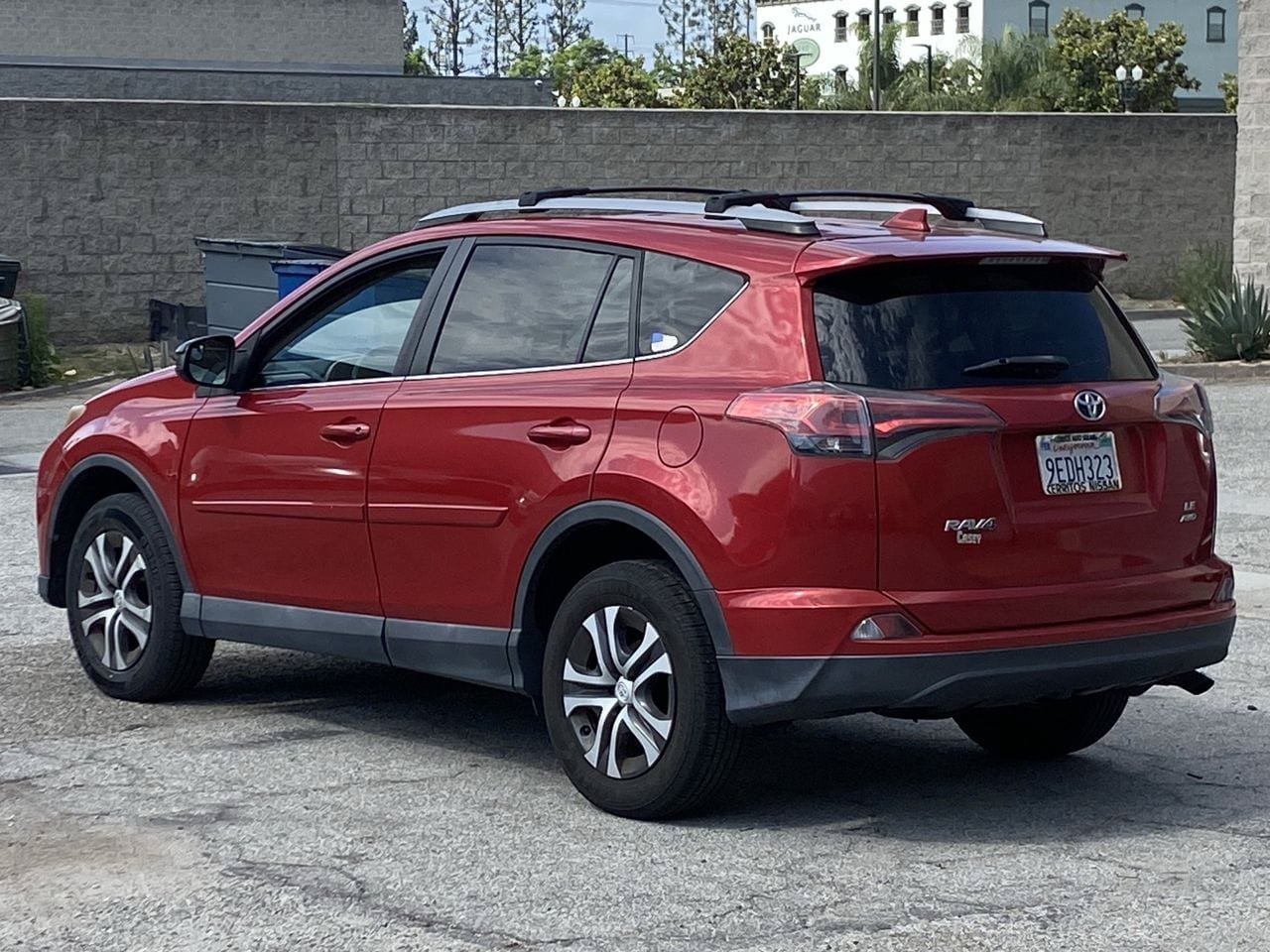 Used 2017 Toyota RAV4 LE w/ All Weather Liner Package AWD/4WD image 4