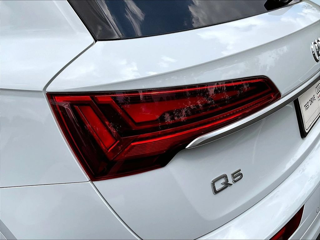 Used 2024 Audi Q5 2.0T Premium AWD/4WD image 25