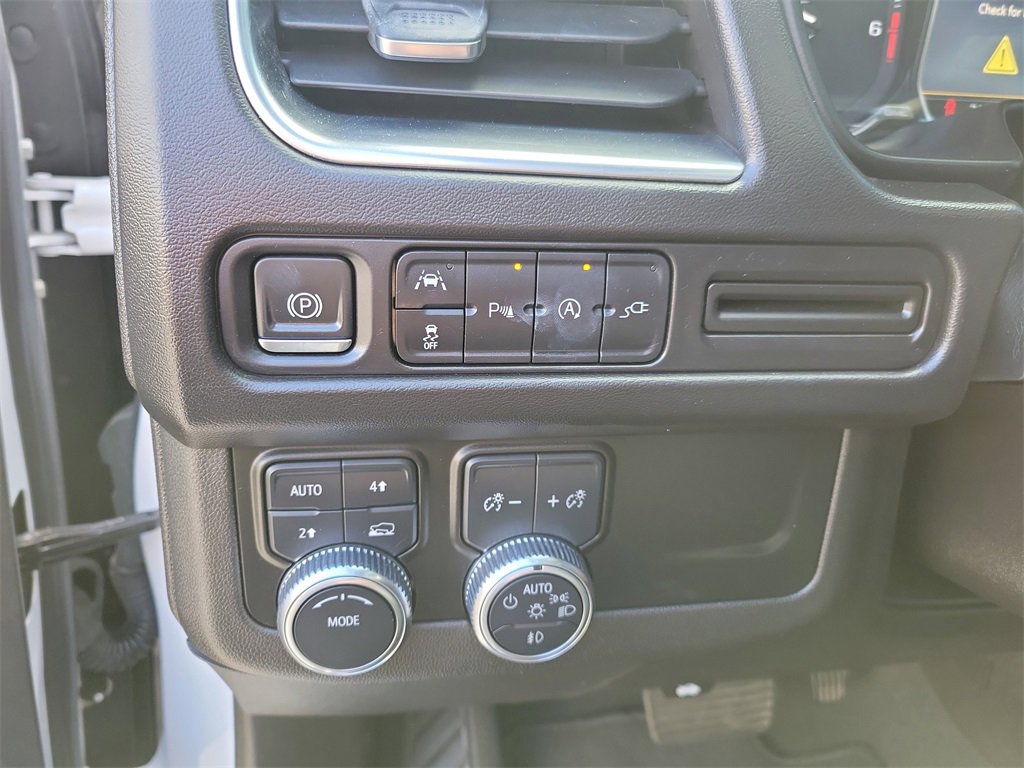 Used 2021 GMC Yukon SLT w/ SLT Premium Package image 32