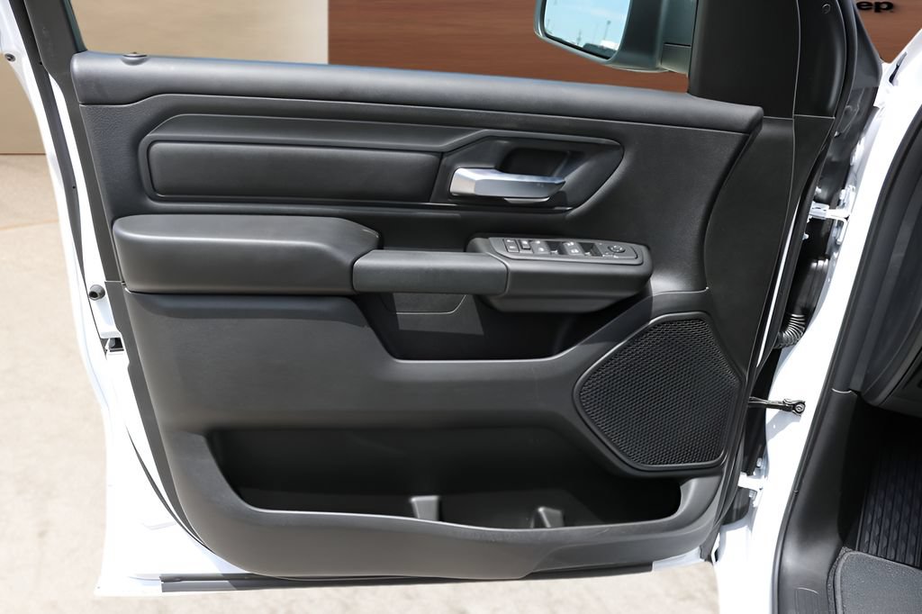 New 2026 RAM 1500 Express AWD/4WD image 10