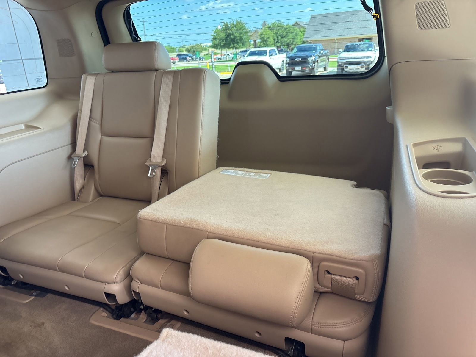 Used 2013 Cadillac Escalade Premium RWD image 19