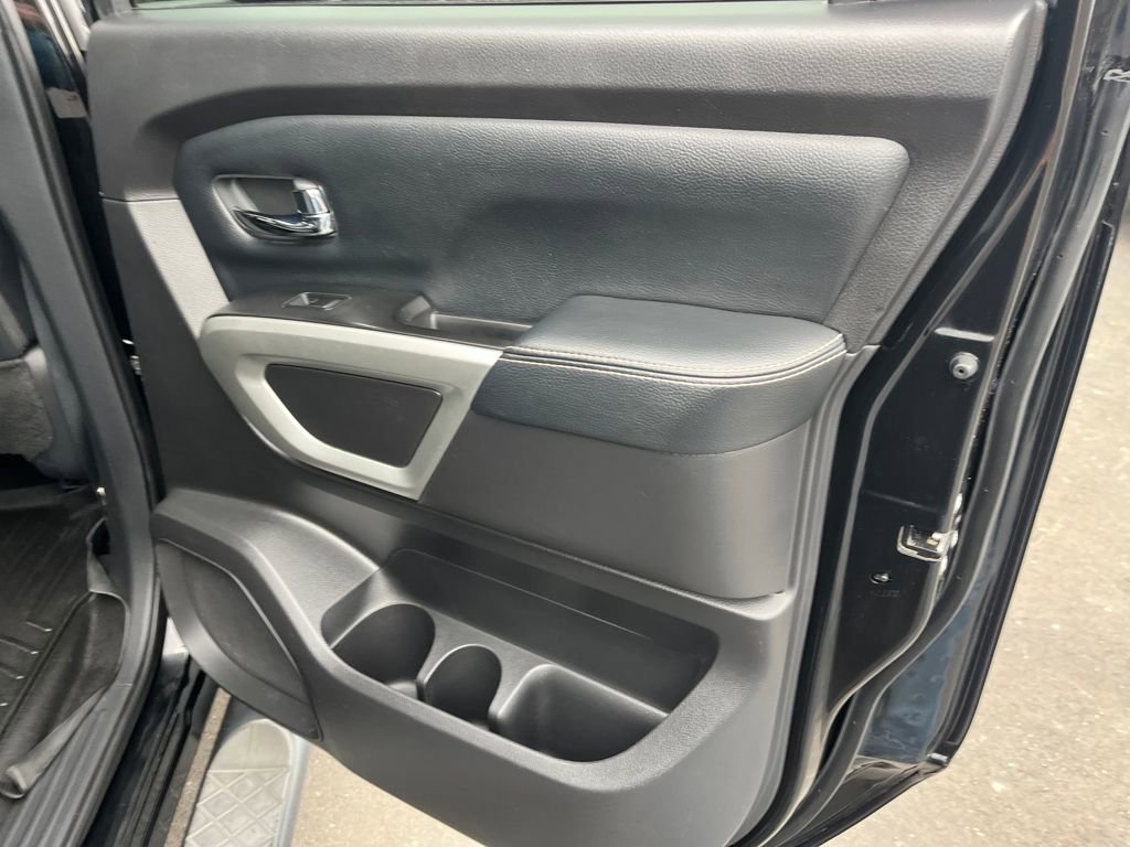 Used 2017 Nissan Titan PRO-4X image 24