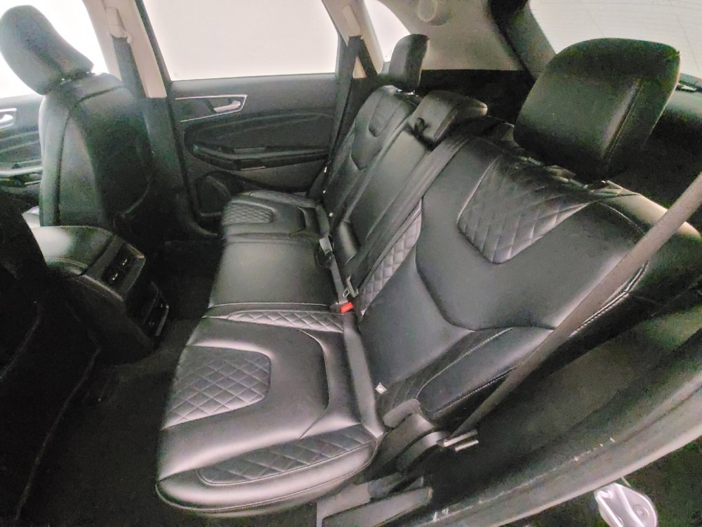 Used 2023 Ford Edge Titanium image 18