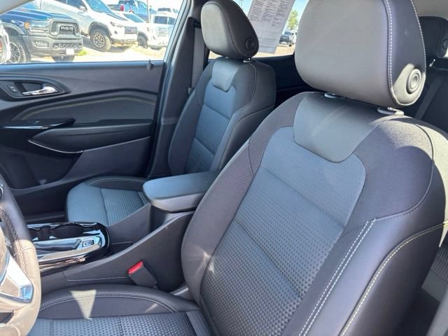 New 2026 Chevrolet Trax LT w/ LT Convenience Package FWD image 12