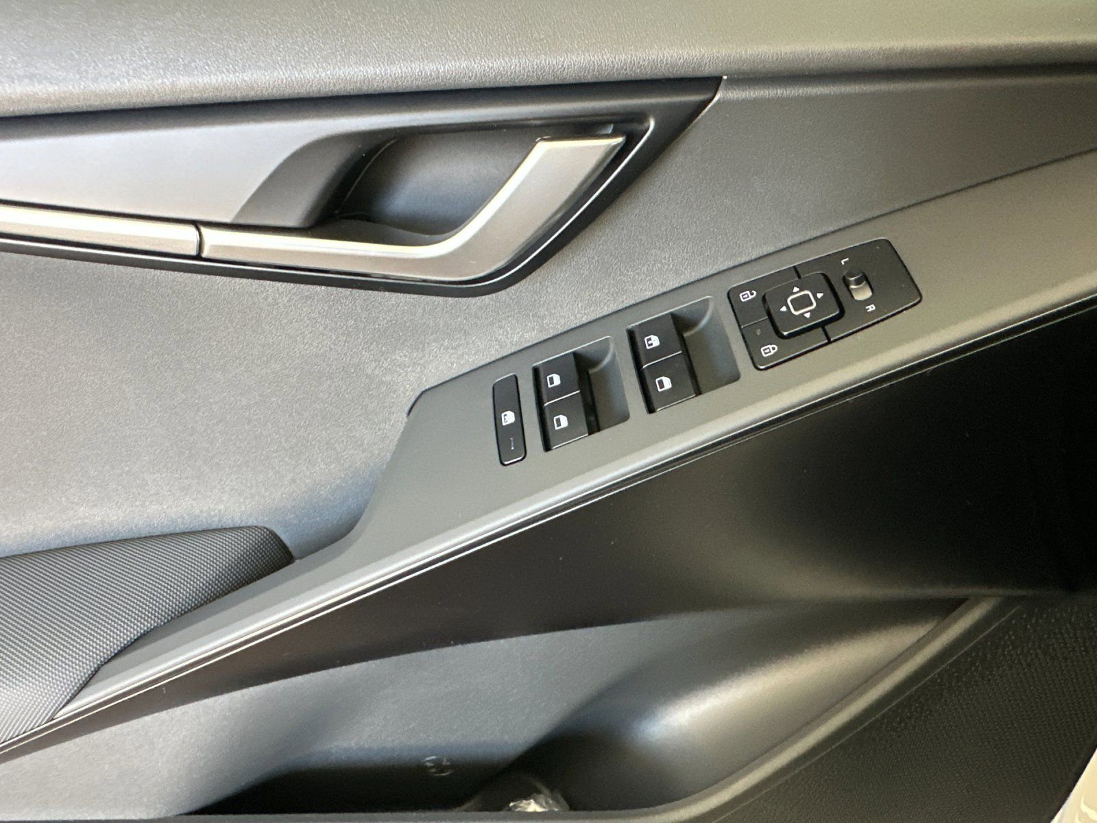 New 2026 Kia Niro LX FWD image 11