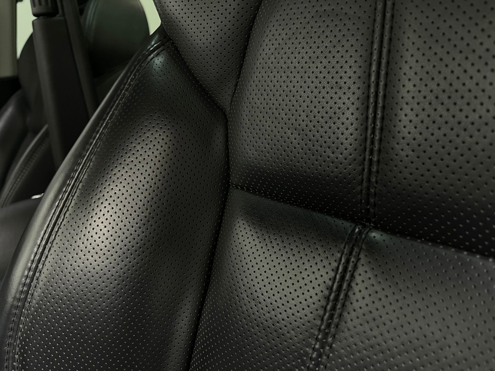 Used 2017 Land Rover Range Rover Sport HSE image 18