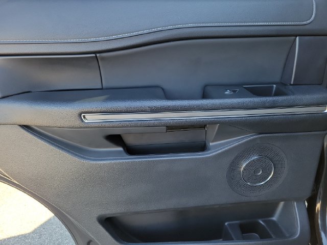 Used 2024 Ford Expedition XLT RWD image 15