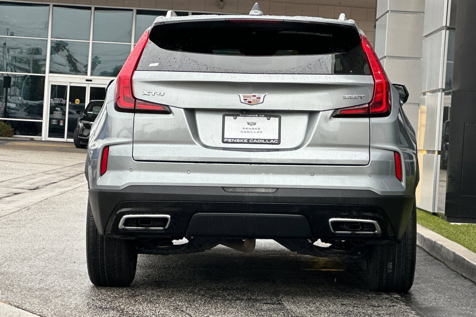 Used 2024 Cadillac XT4 Premium Luxury image 5