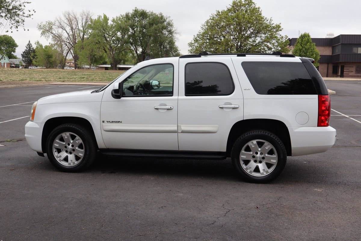 Used 2007 GMC Yukon SLT w/ SLT Preferred Equipment Group AWD/4WD image 9