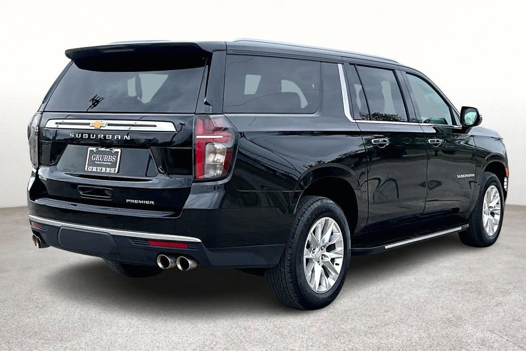 Used 2024 Chevrolet Suburban Premier AWD/4WD image 2