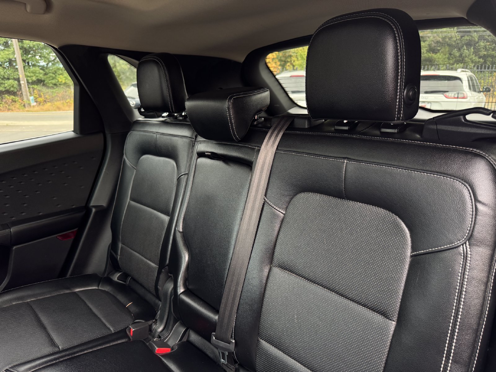 Used 2020 Ford Escape Titanium AWD/4WD image 17