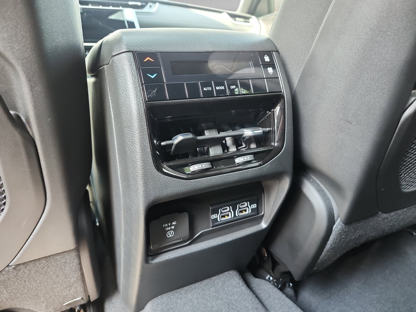 Used 2025 Jeep Grand Cherokee L Laredo w/ Luxury Tech Group I AWD/4WD image 15