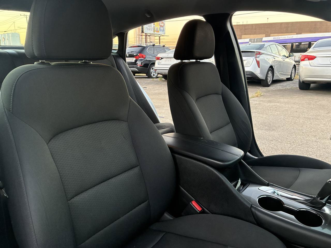 Used 2016 Chevrolet Malibu LT FWD image 29