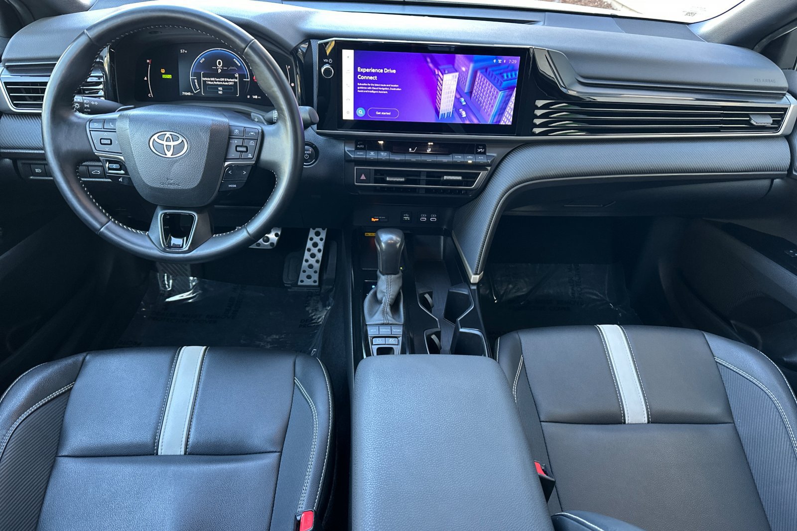 Used 2025 Toyota Camry SE w/ Multimedia Upgrade Package FWD image 15