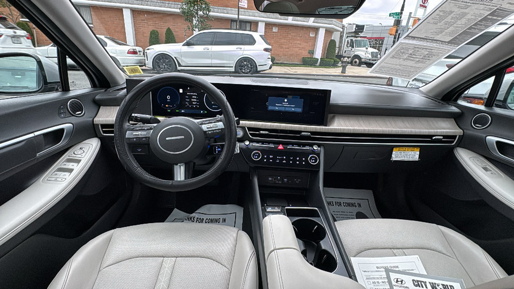 Used 2025 Hyundai Sonata Limited FWD image 29