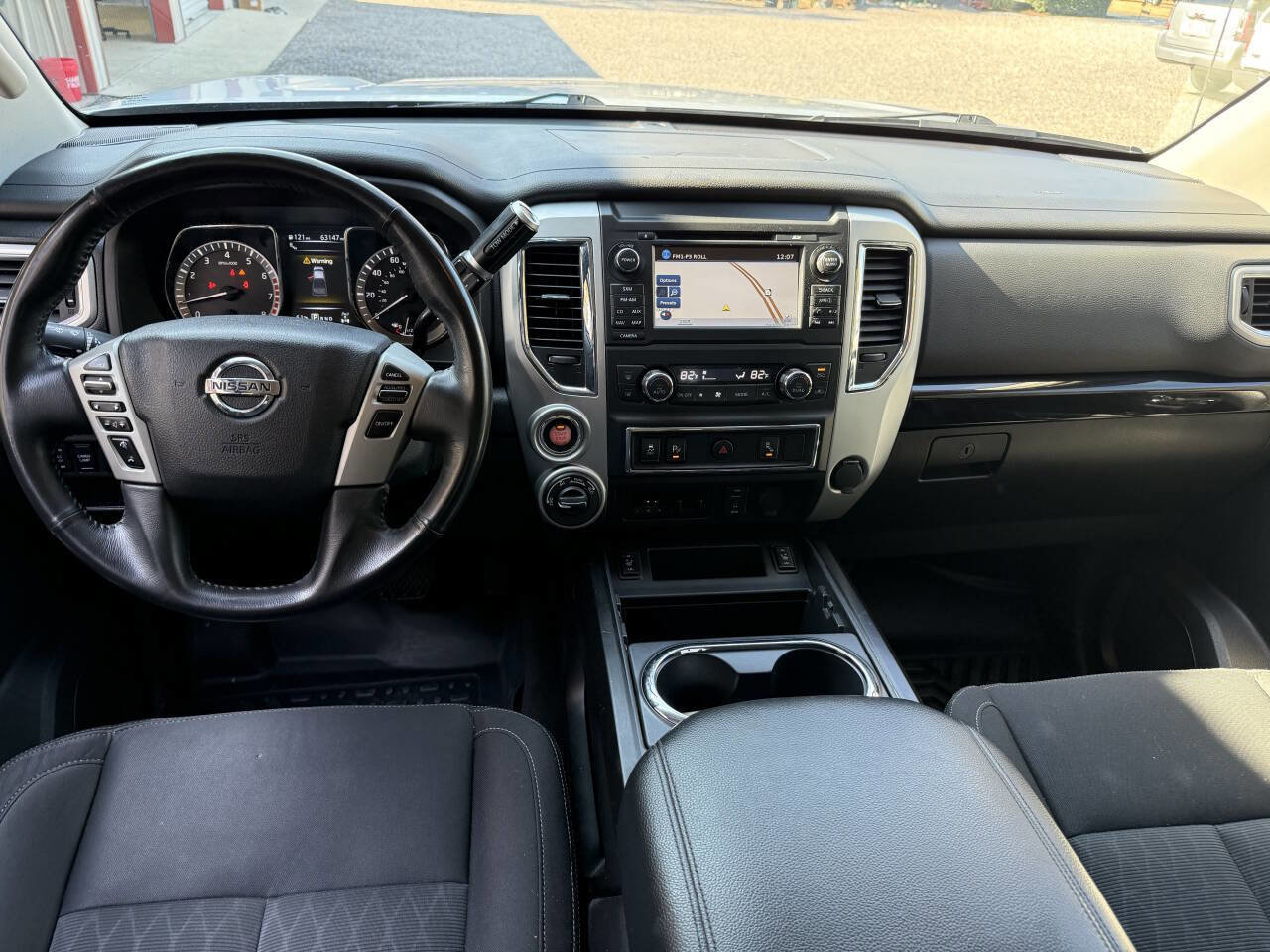 Used 2017 Nissan Titan SV image 18