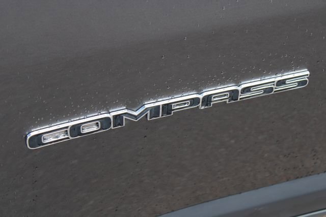 Used 2017 Jeep Compass Sport w/ Cold Weather Group AWD/4WD image 9