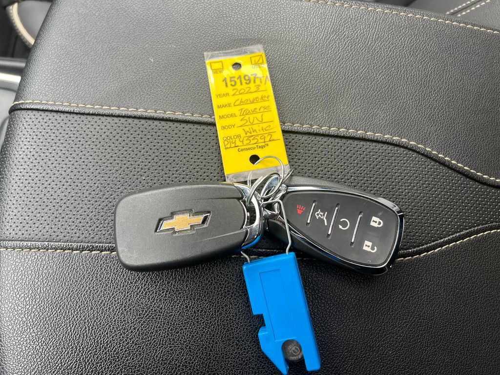 Used 2023 Chevrolet Traverse Premier image 31