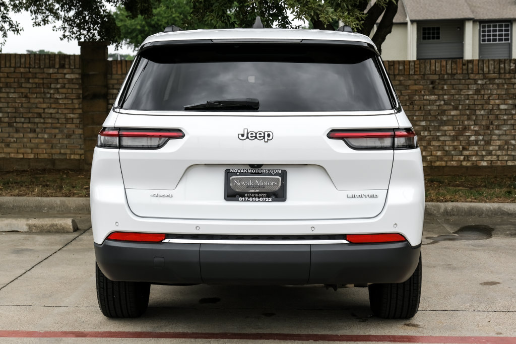 Used 2023 Jeep Grand Cherokee L Limited AWD/4WD image 19