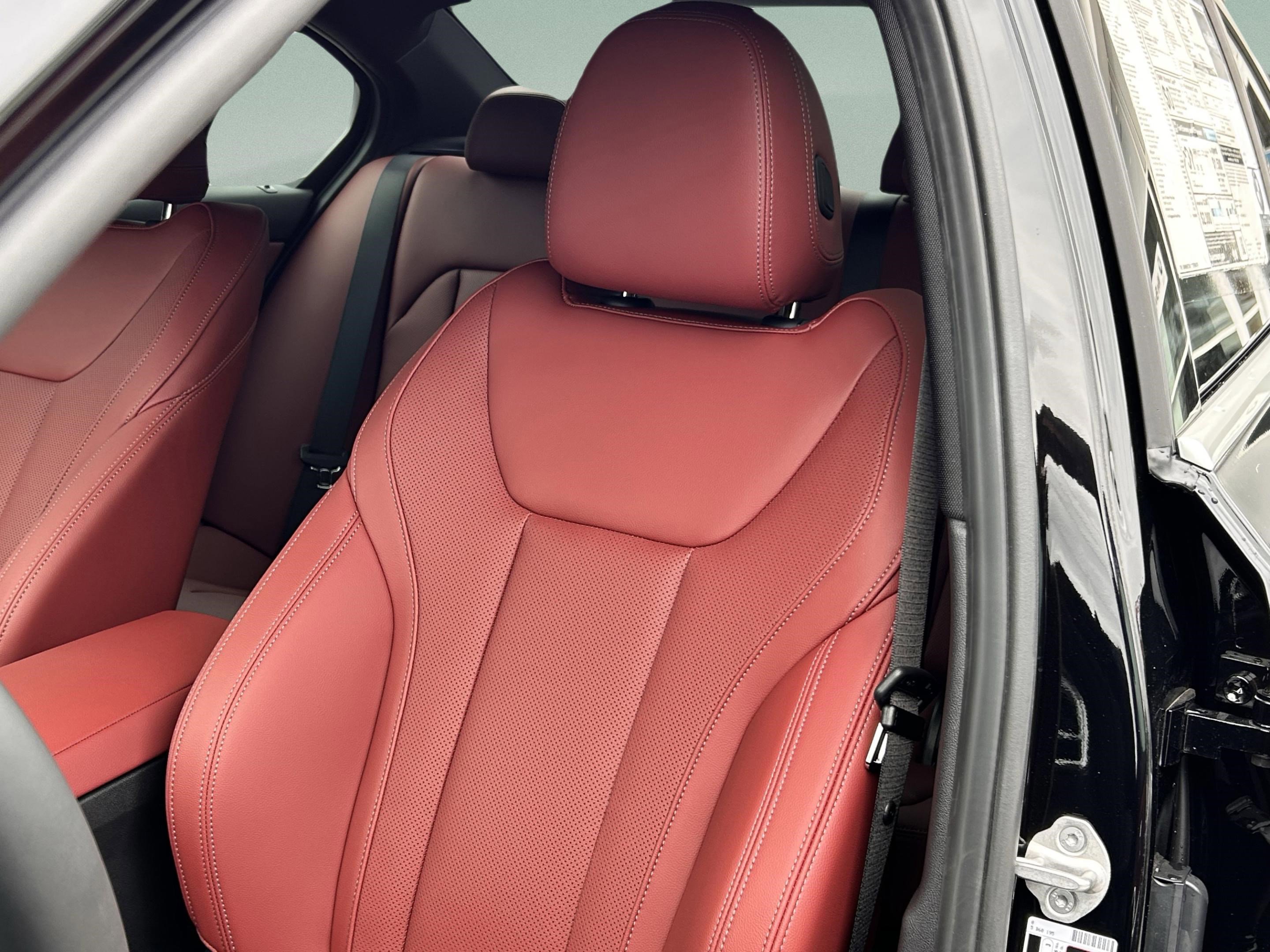 Used 2026 BMW 330i Sedan image 15