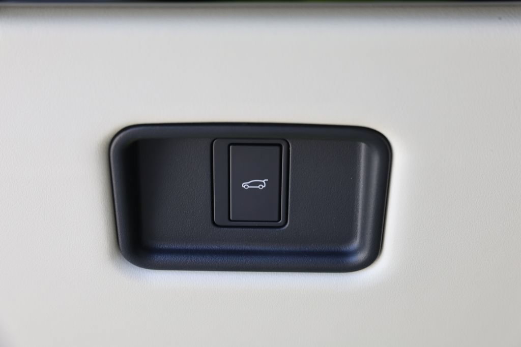 New 2026 Land Rover Range Rover SE AWD/4WD image 17