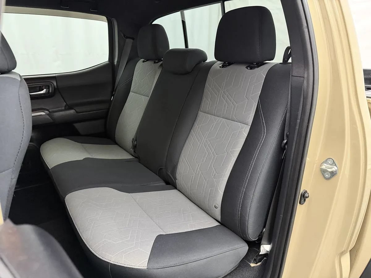 Used 2020 Toyota Tacoma TRD Off-Road AWD/4WD image 23